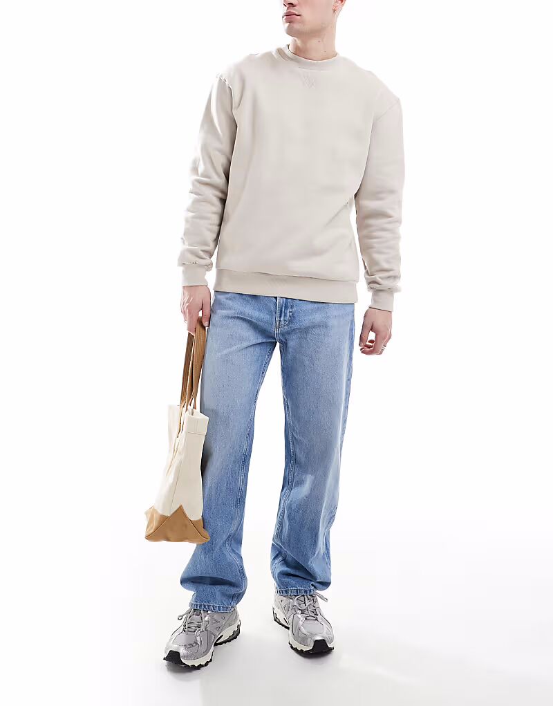 Прямые джинсы Bershka 90-х годов в стираном средне-голубом цвете
Прямые джинсы Bershka 90-х годов в стираном средне-голубом цвете