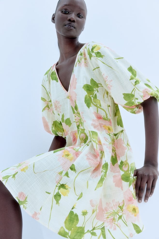 Платье с расклешенной юбкой H&M, бежевый
Платье с расклешенной юбкой H&M, бежевый