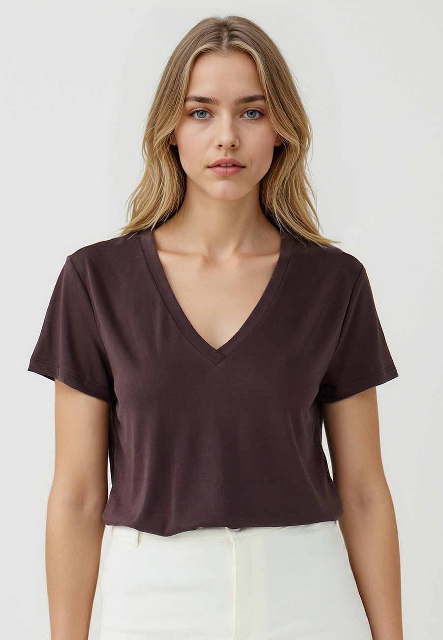 Футболка Jimmy Key STRAIGHT FIT V-NECK SHORT SLEEVED, Brown/Dark Brown, Коричневый, Футболка Jimmy Key STRAIGHT FIT V-NECK SHORT SLEEVED, Brown/Dark Brown
Футболка Jimmy Key STRAIGHT FIT V-NECK SHORT SLEEVED, Brown/Dark Brown, Коричневый, Футболка Jimmy Key STRAIGHT FIT V-NECK SHORT SLEEVED, Brown/Dark Brown