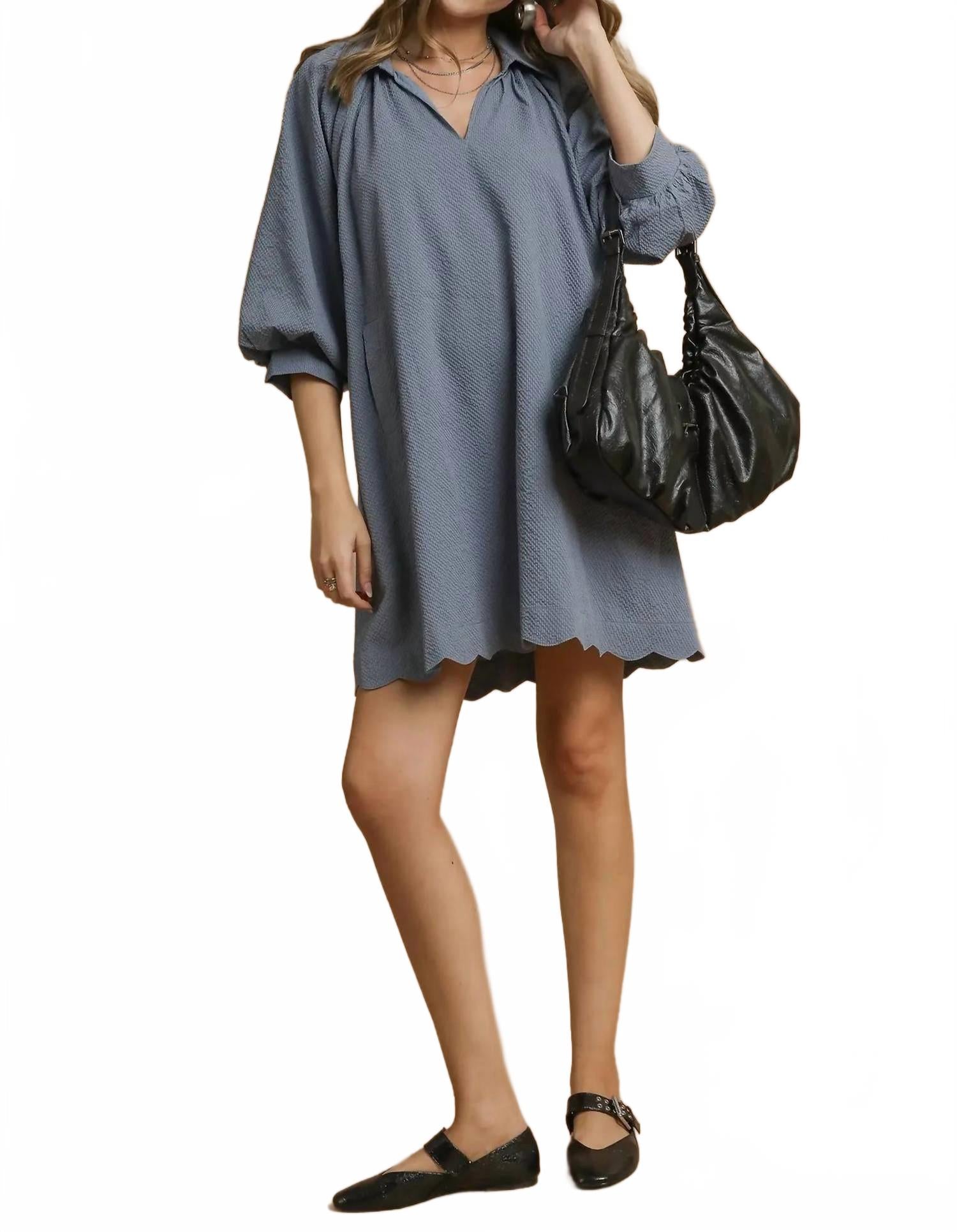 Платье с отделкой в виде гребешков синего цвета Umgee, синий
Платье с отделкой в виде гребешков синего цвета Umgee, синий