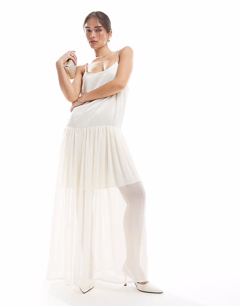 Платье-комбинация макси из тюля Object в цвете «кремовый»
Платье-комбинация макси из тюля Object в цвете «кремовый»