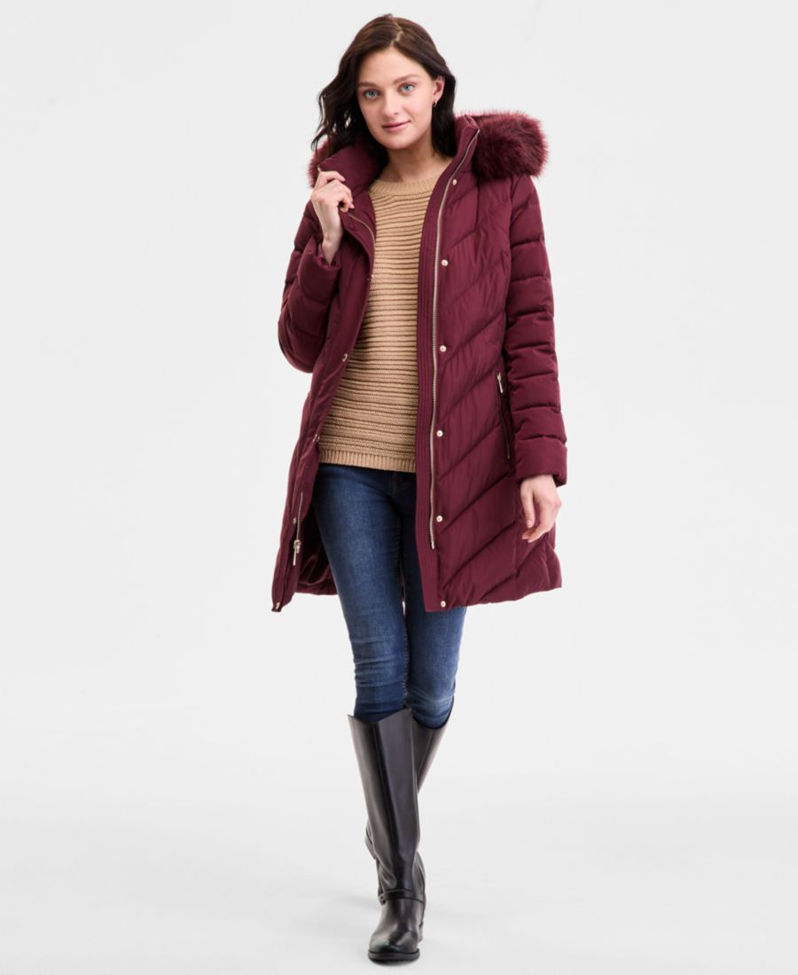 Женское пуховое пальто с капюшоном и отделкой из искусственного меха Michael Kors, Oxblood
Женское пуховое пальто с капюшоном и отделкой из искусственного меха Michael Kors, Oxblood