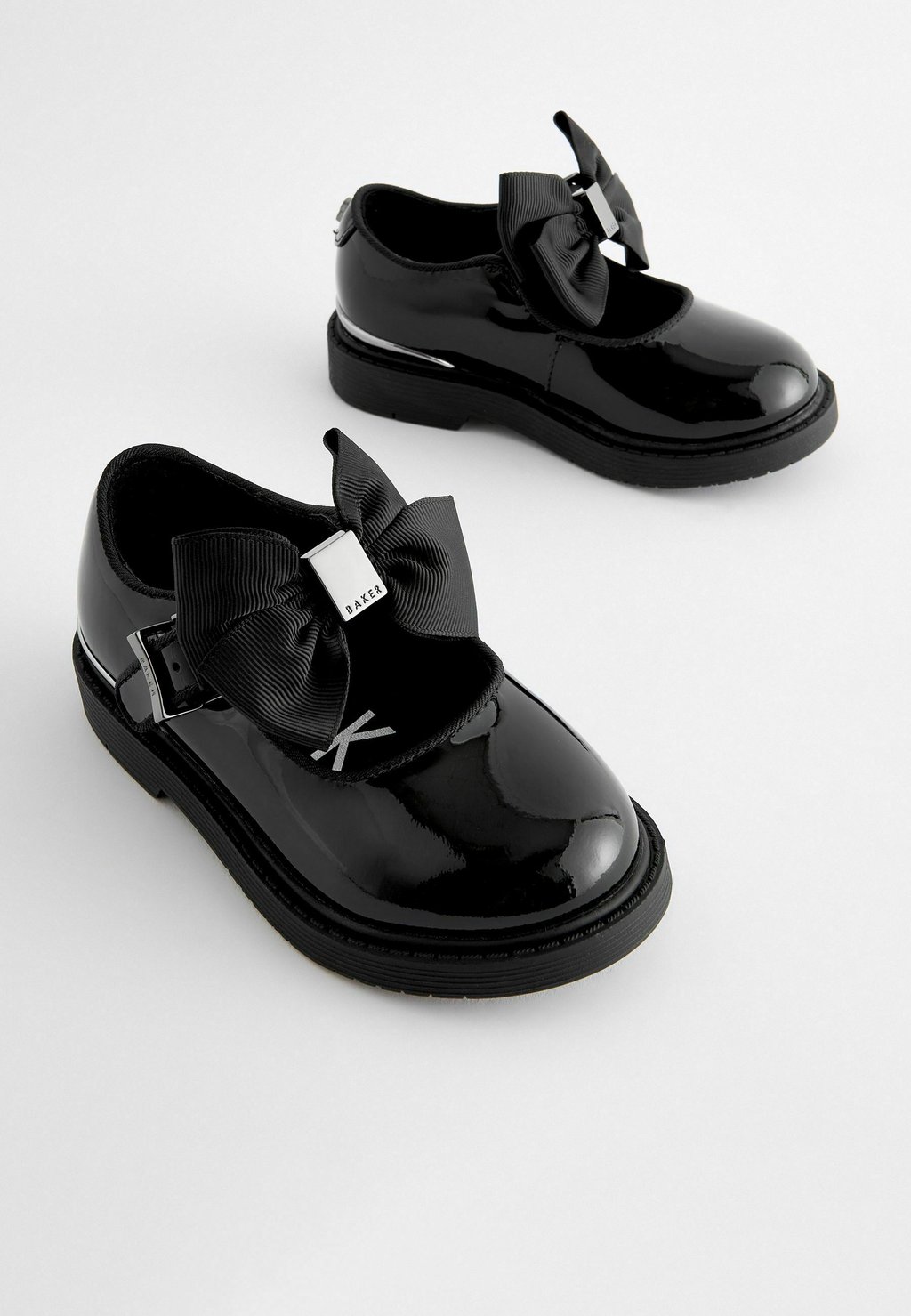 Балетки с ремешком на щиколотке BACK TO SCHOOL MARY JANE WITH BOW REGULAR FIT Baker by Ted Baker, черный
Балетки с ремешком на щиколотке BACK TO SCHOOL MARY JANE WITH BOW REGULAR FIT Baker by Ted Baker, черный