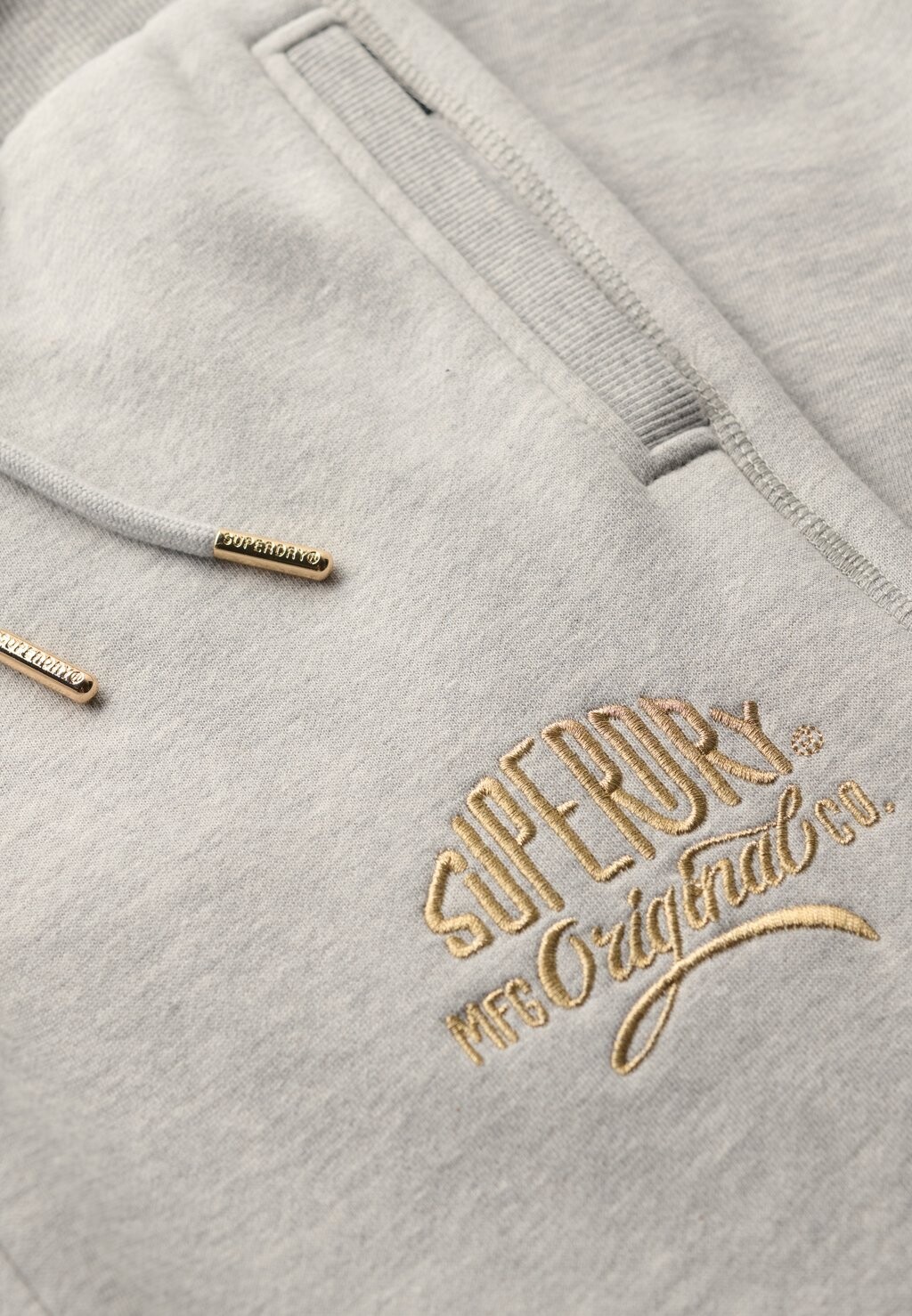 Спортивные брюки LUXE LOGO SLIM JOGGERS Superdry, светло-серый
Спортивные брюки LUXE LOGO SLIM JOGGERS Superdry, светло-серый