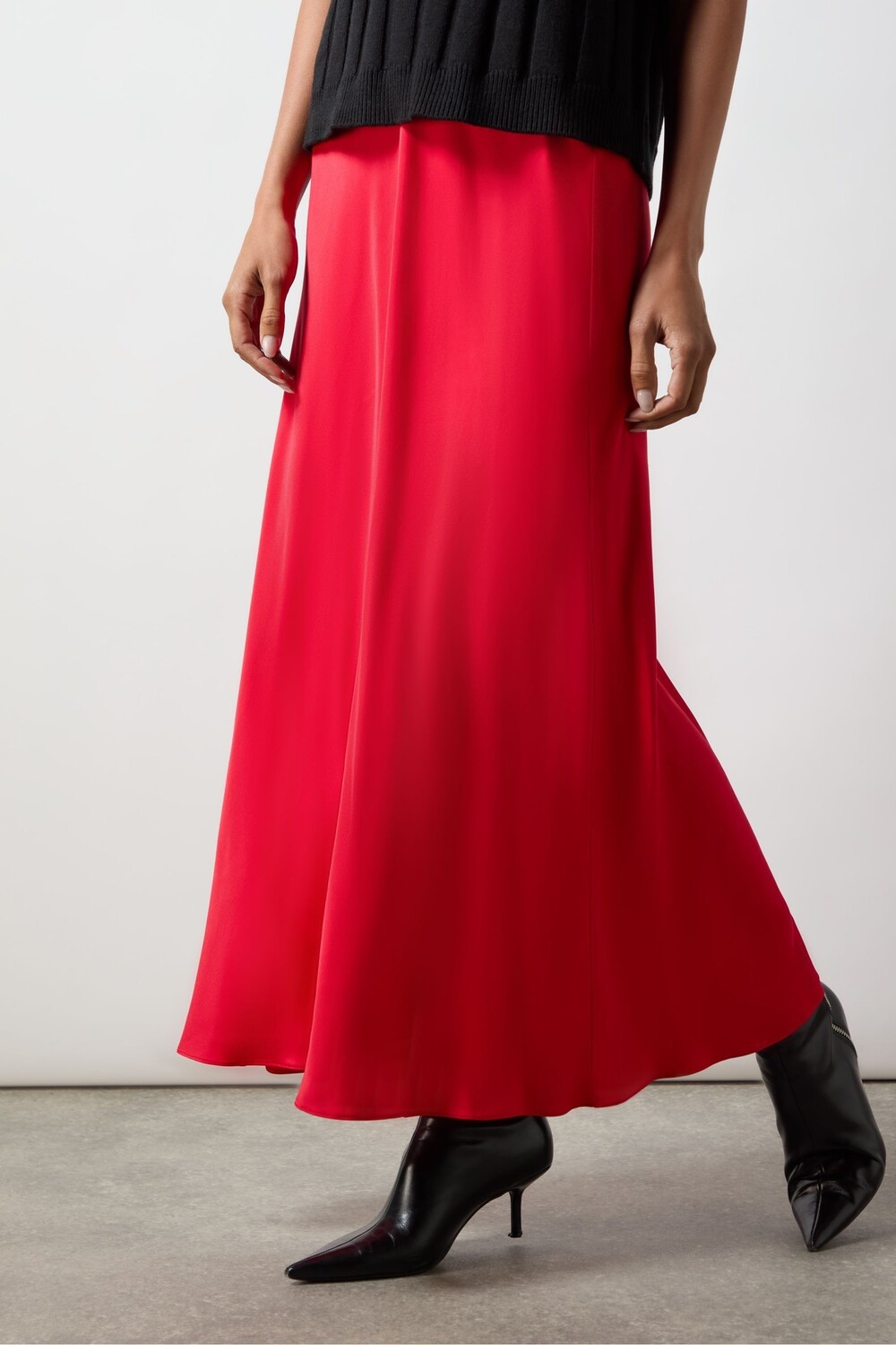 Юбка из атласа с косым кроем Ro&Zo, красный
Юбка из атласа с косым кроем Ro&Zo, красный