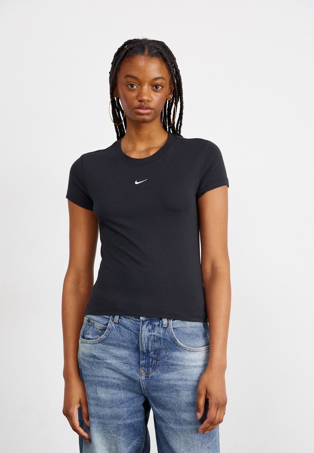 Базовая футболка Nike, черная
Базовая футболка Nike, черная