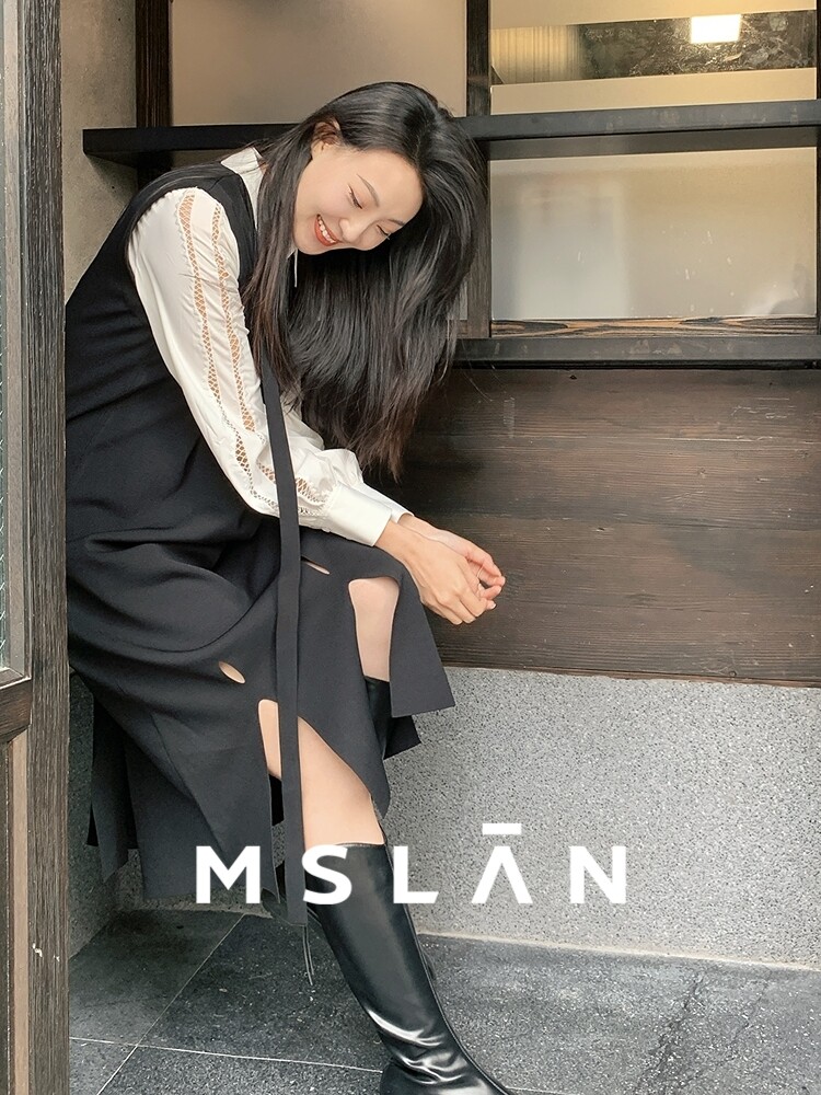 Платье MSlan с V-образным вырезом и разрезом, черный
Платье MSlan с V-образным вырезом и разрезом, черный