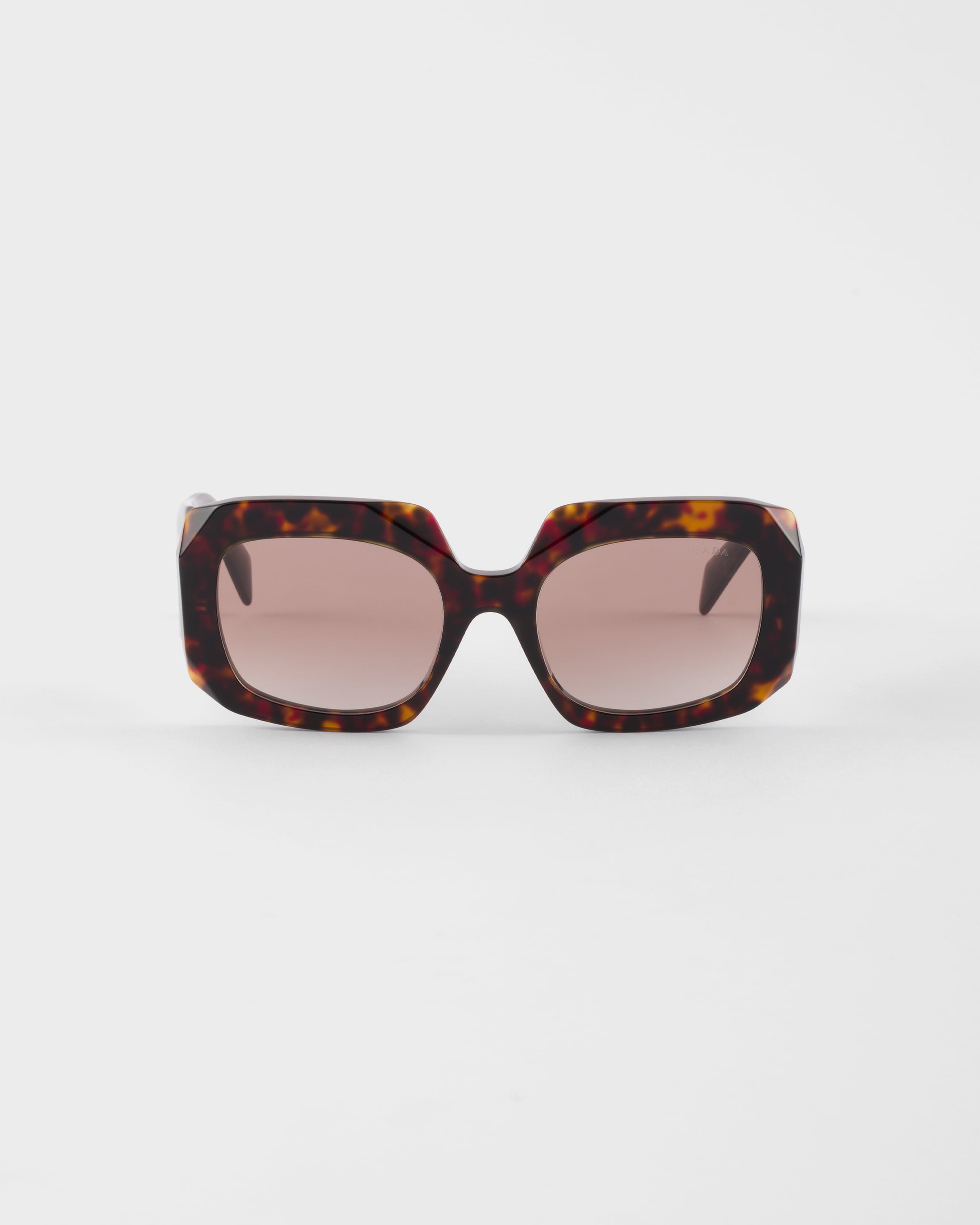 Солнцезащитные очки Prada Symbole, коричневый
Солнцезащитные очки Prada Symbole, коричневый