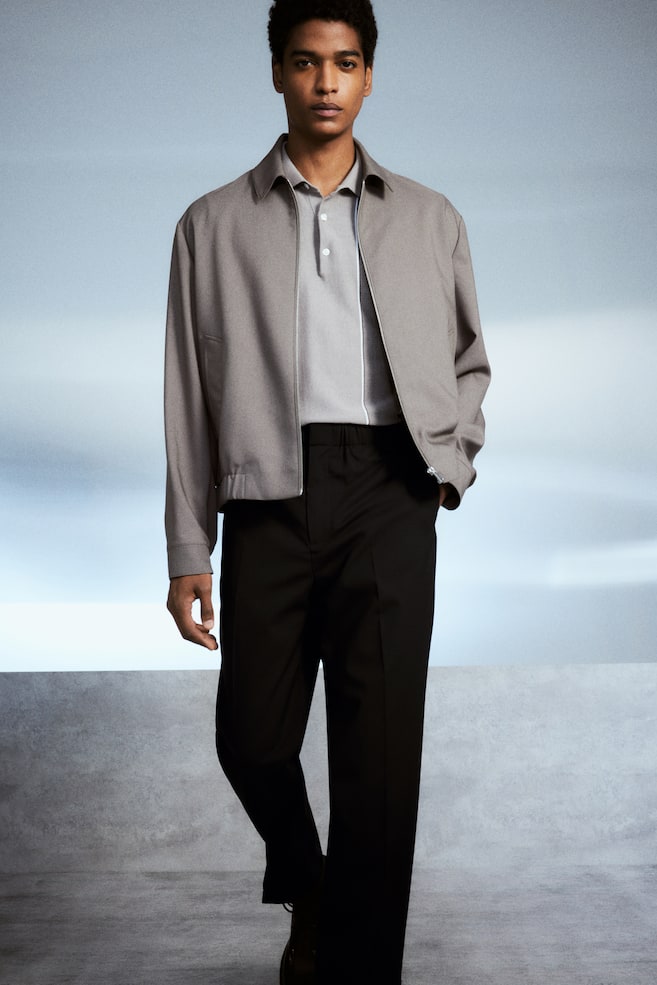 Зауженные брюки свободного кроя H&M, черный
Зауженные брюки свободного кроя H&M, черный