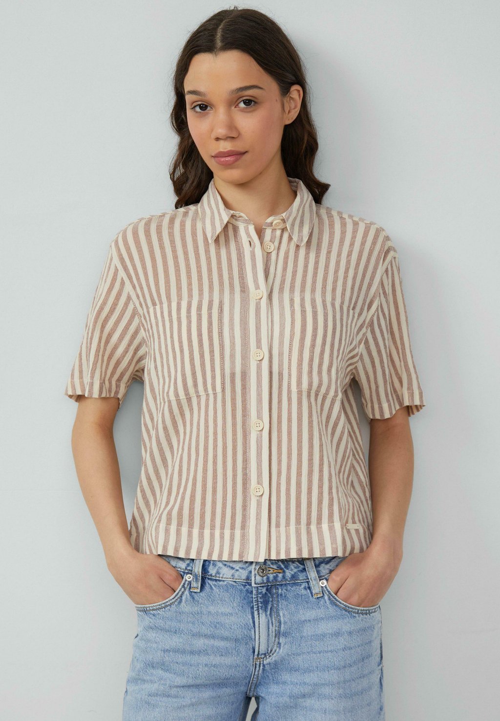 Блузка на пуговицах MIT AUFGESETZTEN TASCHEN QS, бежевый
Блузка на пуговицах MIT AUFGESETZTEN TASCHEN QS, бежевый