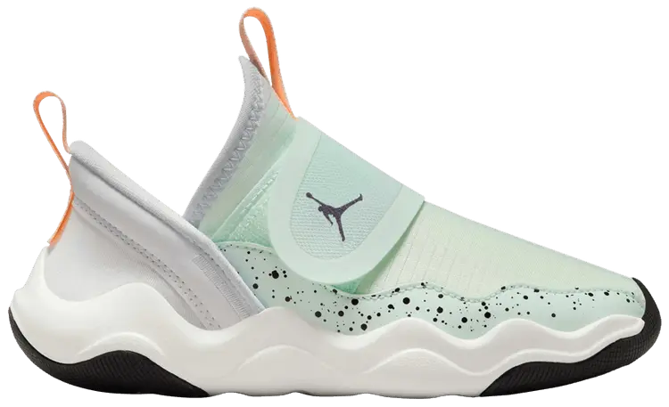 Кроссовки Air Jordan Jordan 23/7 PS 'Barely Green Black', зеленый 
Кроссовки Air Jordan Jordan 23/7 PS 'Barely Green Black', зеленый