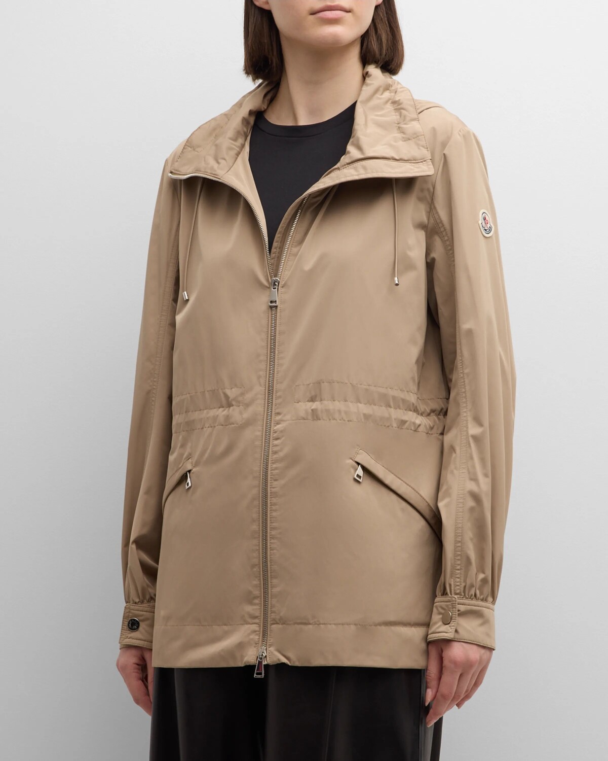 Короткая парка Enet Moncler, цвет Beige
Короткая парка Enet Moncler, цвет Beige