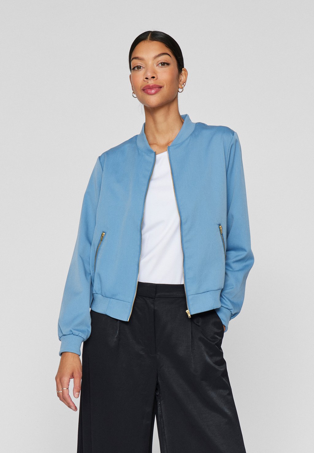 Куртка-бомбер REISSVERSCHLUSS VILA, темно-синий
Куртка-бомбер REISSVERSCHLUSS VILA, темно-синий