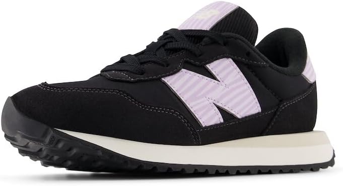 Кроссовки New Balance Kids 237 V1 на шнуровке, черный/сиреневый
Кроссовки New Balance Kids 237 V1 на шнуровке, черный/сиреневый