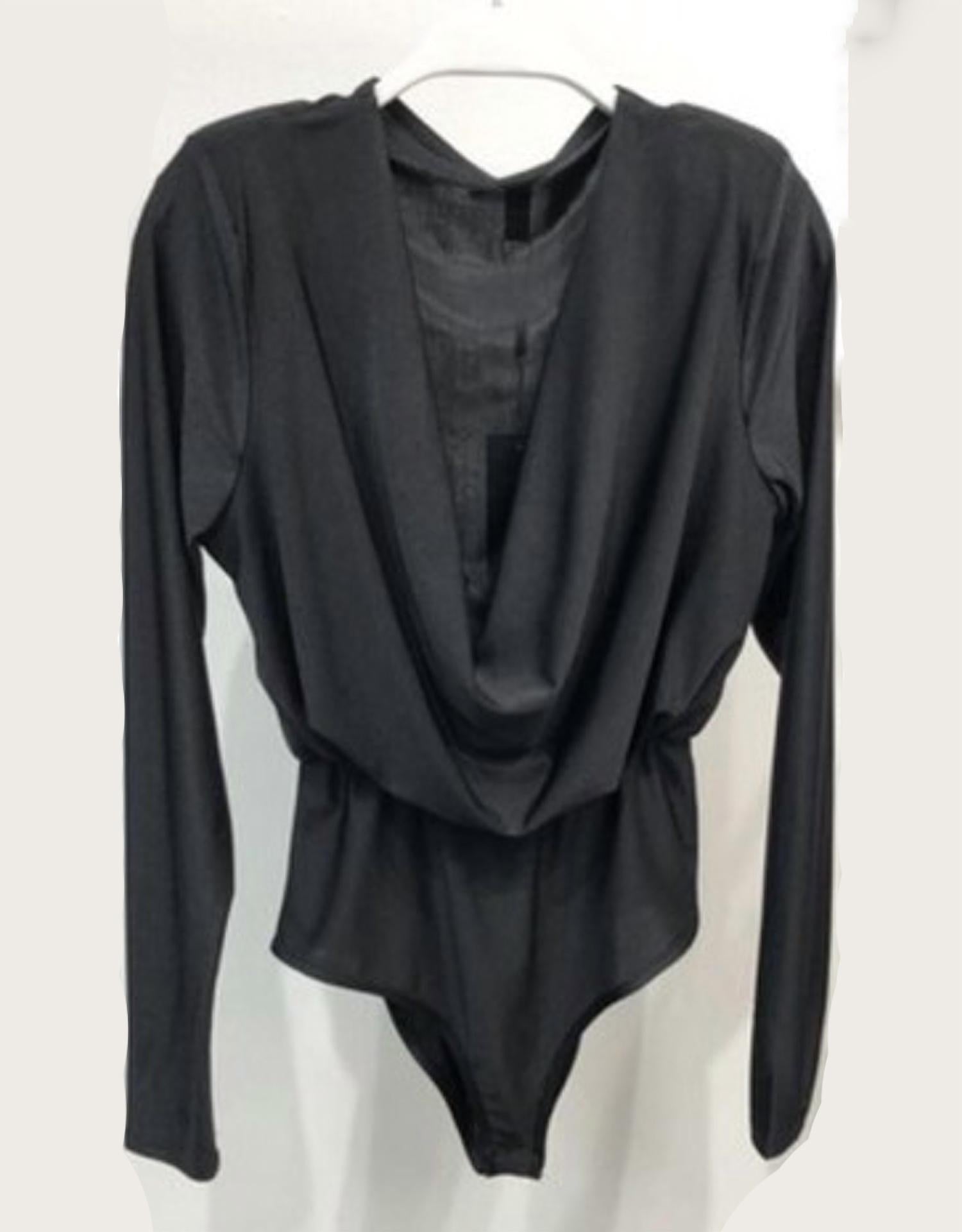 Женский боди с длинными рукавами и воротником-хомутом в черном цвете Venti6
Женский боди с длинными рукавами и воротником-хомутом в черном цвете Venti6