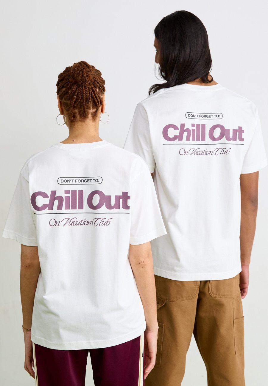 Футболка On Vacation CHILL OUT UNISEX, White, Белый, Футболка On Vacation CHILL OUT UNISEX, White
Футболка On Vacation CHILL OUT UNISEX, White, Белый, Футболка On Vacation CHILL OUT UNISEX, White