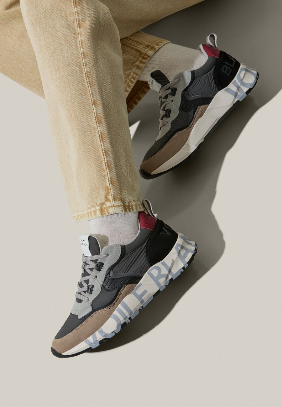 Кроссовки Voile Blanche CLUB01., Anthrazit-/Black
Кроссовки Voile Blanche CLUB01., Anthrazit-/Black