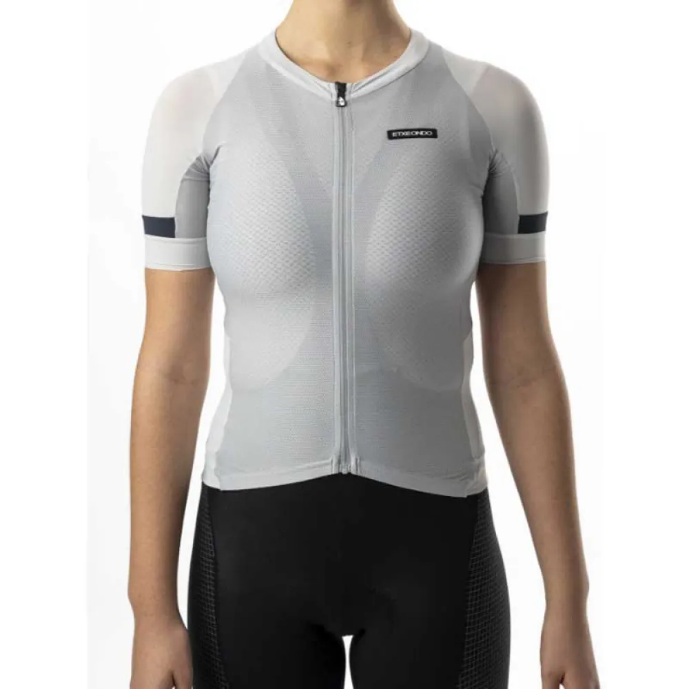 Джерси с коротким рукавом Etxeondo Mendia, серый
Джерси с коротким рукавом Etxeondo Mendia, серый