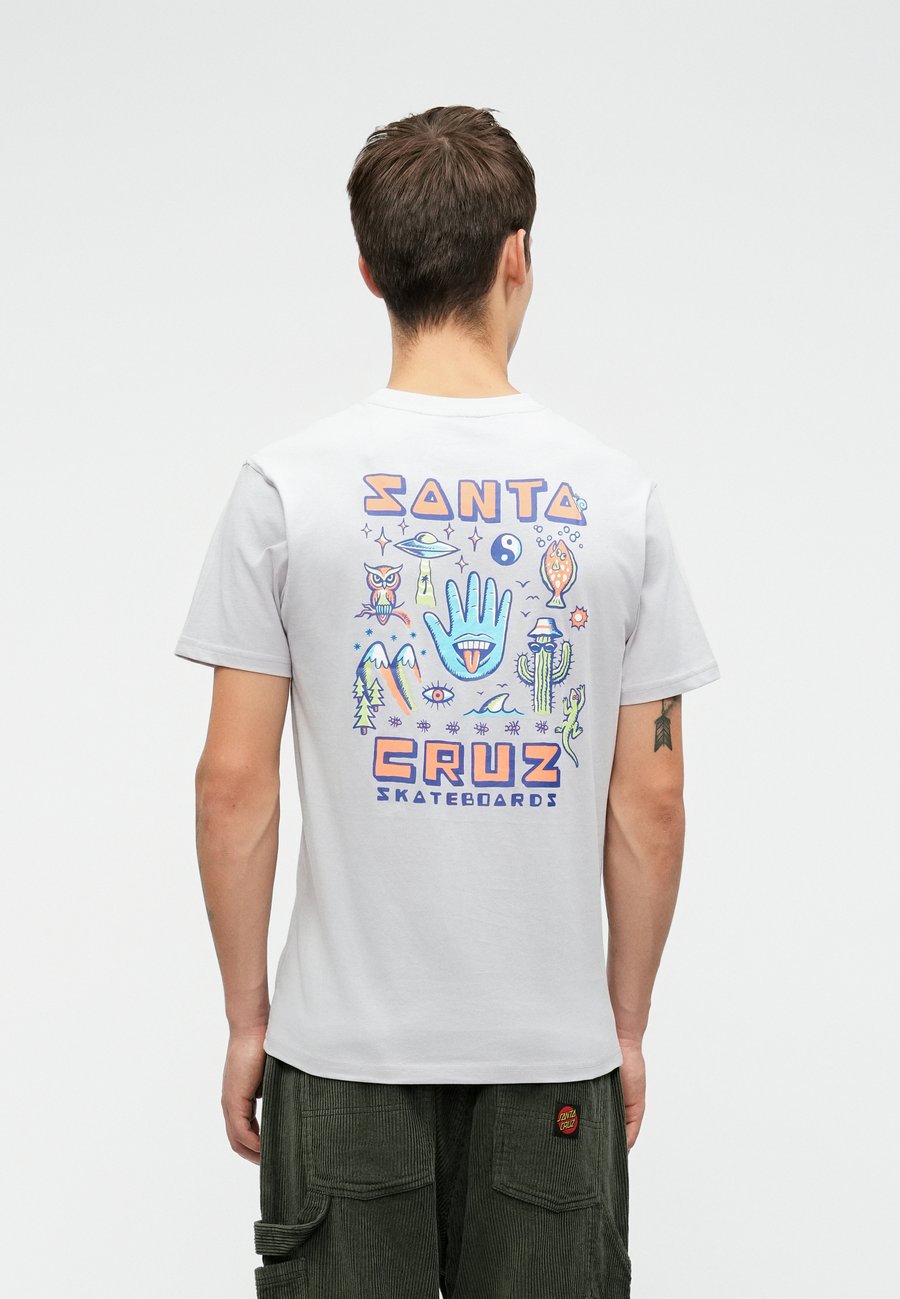 Футболка Santa Cruz DESERT TRIPPER UNISEX, Dusk/Light Grey, Серый, Футболка Santa Cruz DESERT TRIPPER UNISEX, Dusk/Light Grey
Футболка Santa Cruz DESERT TRIPPER UNISEX, Dusk/Light Grey, Серый, Футболка Santa Cruz DESERT TRIPPER UNISEX, Dusk/Light Grey