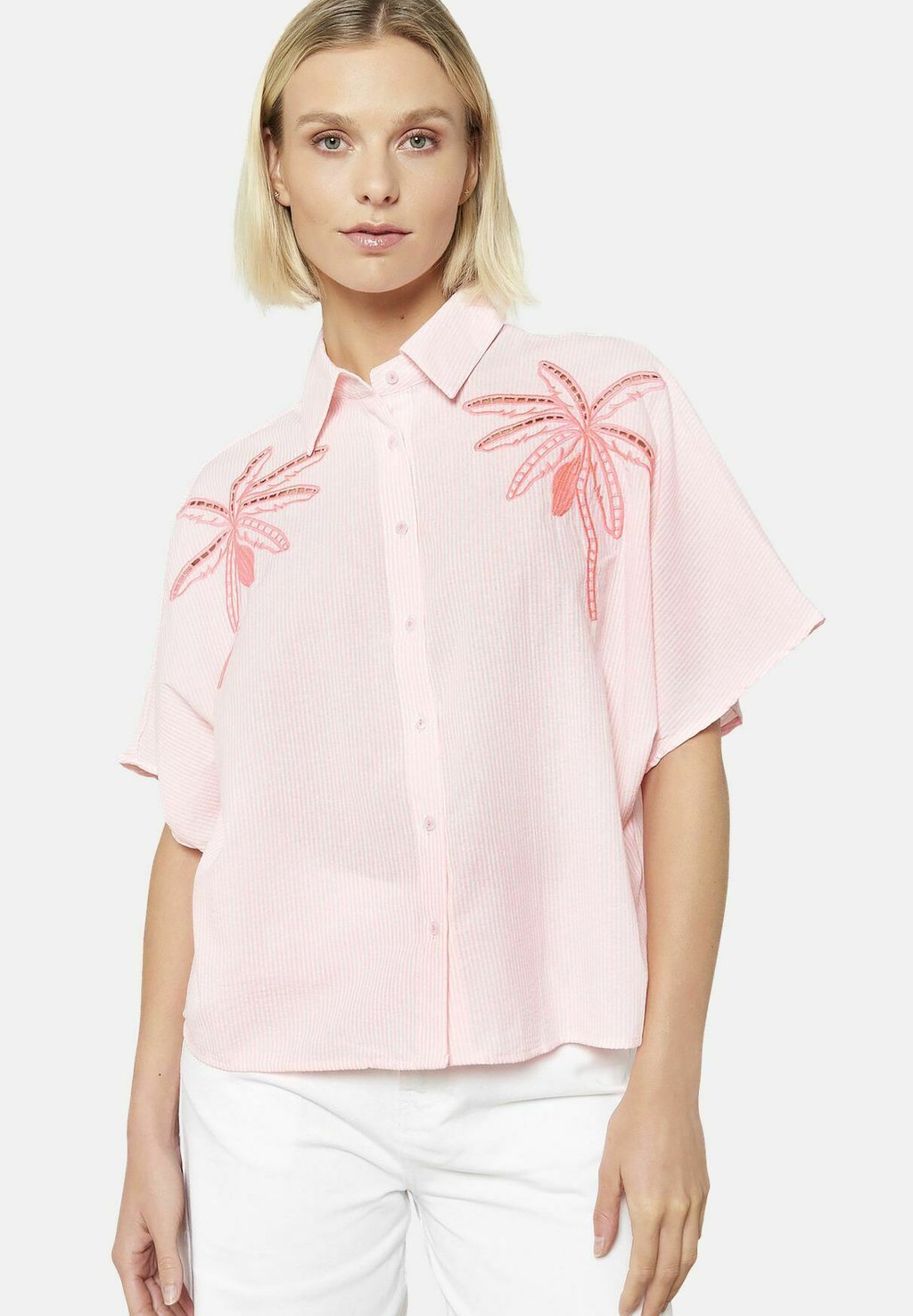 Блузка на пуговицах LolaLiza, розовый
Блузка на пуговицах LolaLiza, розовый