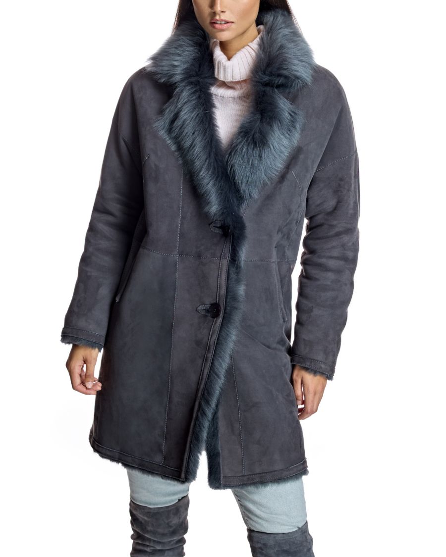 Женское пальто из овчины Julia & Stella By Maximilian, Charcoal
Женское пальто из овчины Julia & Stella By Maximilian, Charcoal