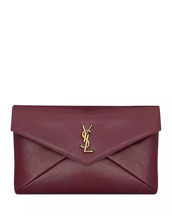 Большой конверт-сумочка Cassandre из блестящей кожи. Saint Laurent, красный
Большой конверт-сумочка Cassandre из блестящей кожи. Saint Laurent, красный