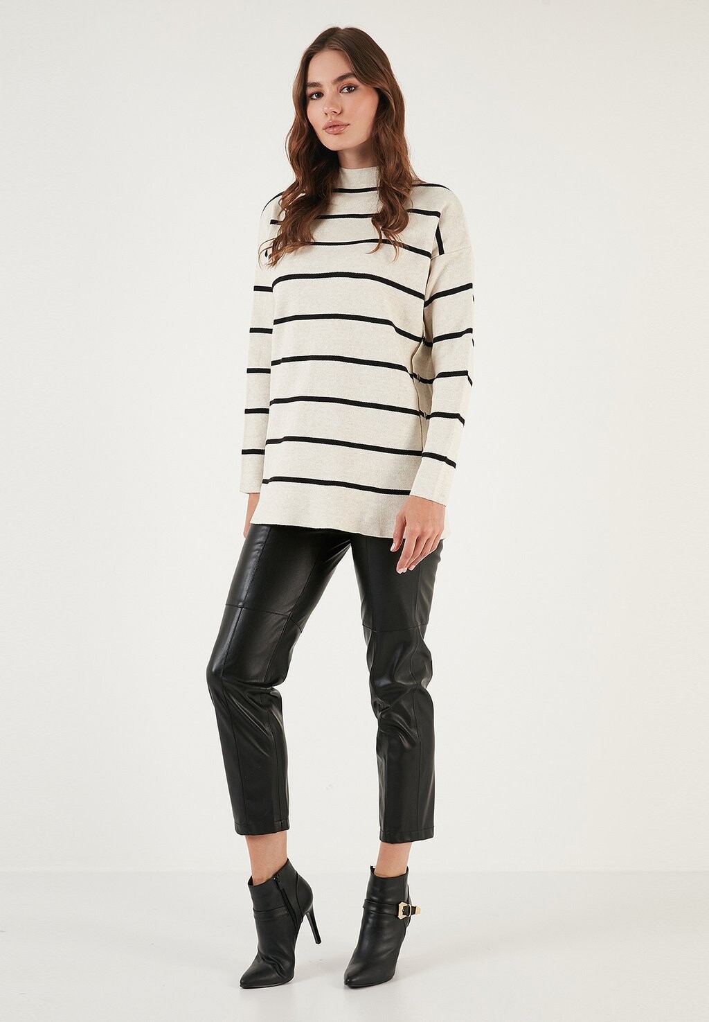 Джемпер LELA, кремовый
Джемпер LELA, кремовый