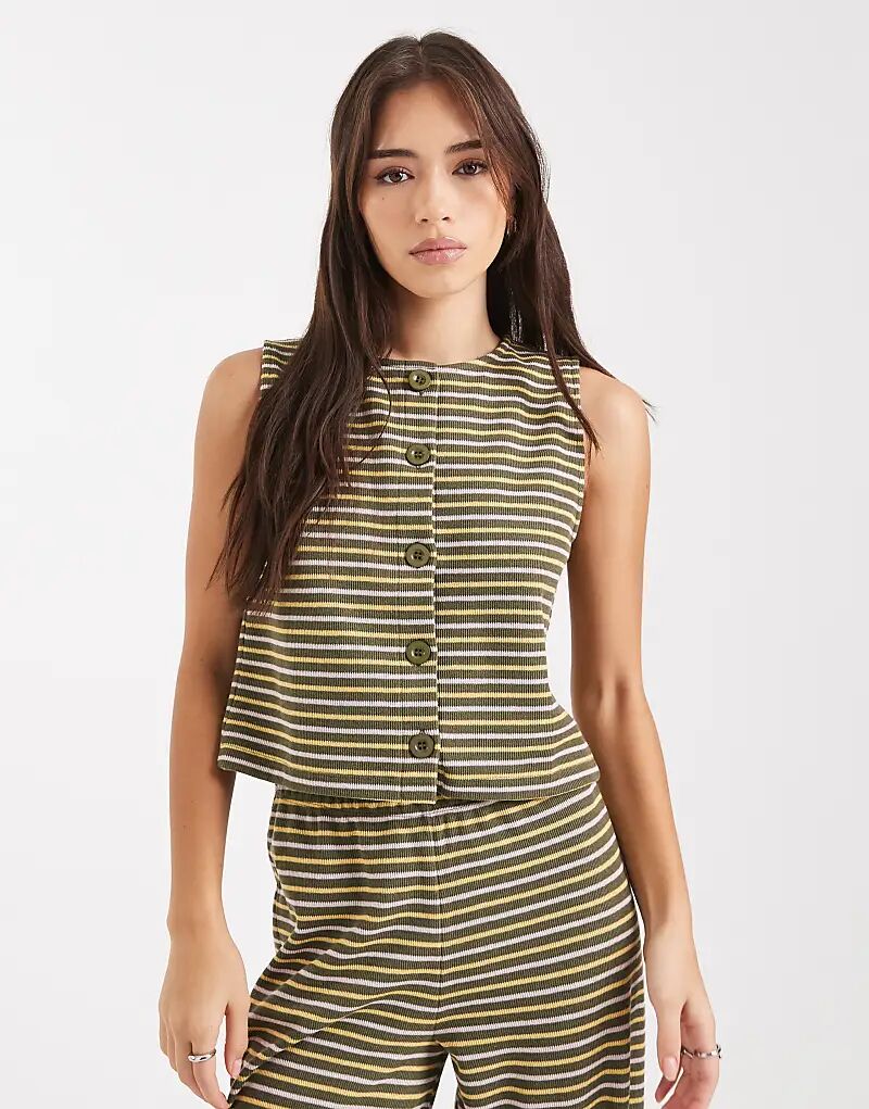 Жилет без рукавов Miss Selfridge премиум-класса из мягкого рубчика в оливковую полоску
Жилет без рукавов Miss Selfridge премиум-класса из мягкого рубчика в оливковую полоску