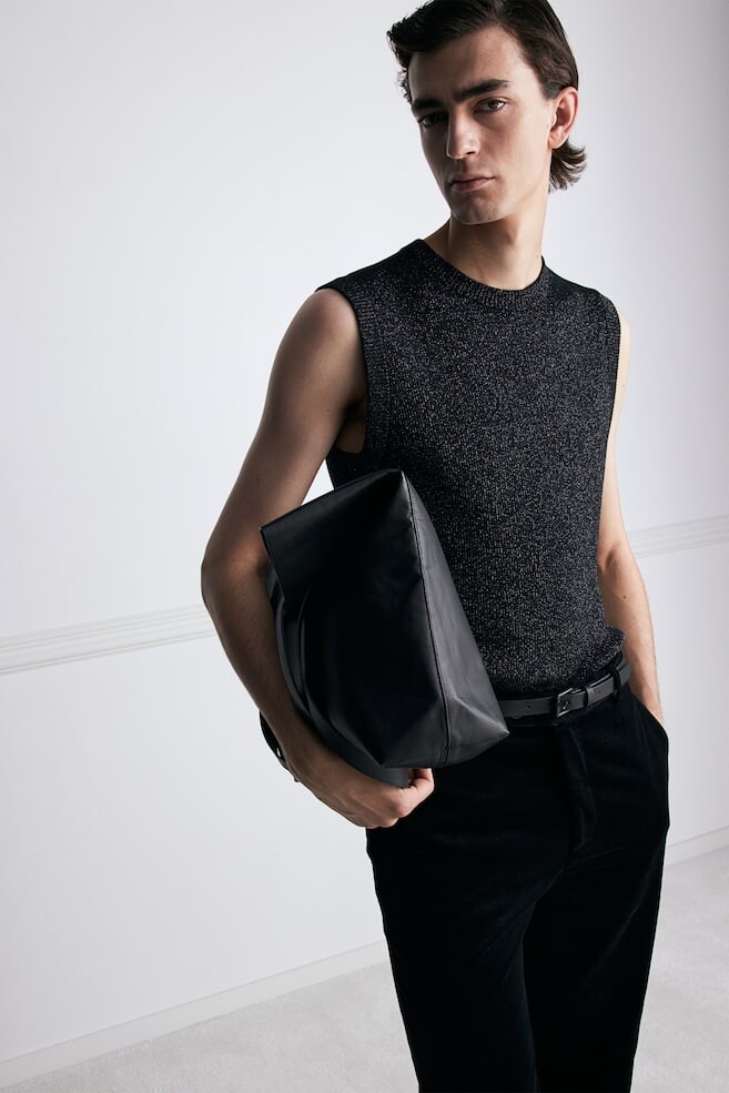 Бархатные брюки обычного кроя H&M, черный
Бархатные брюки обычного кроя H&M, черный