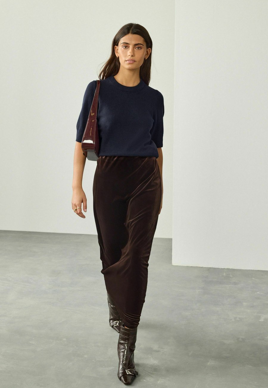 Юбка Next REGULAR FIT, Chocolate Brown/Dark Brown
Юбка Next REGULAR FIT, Chocolate Brown/Dark Brown