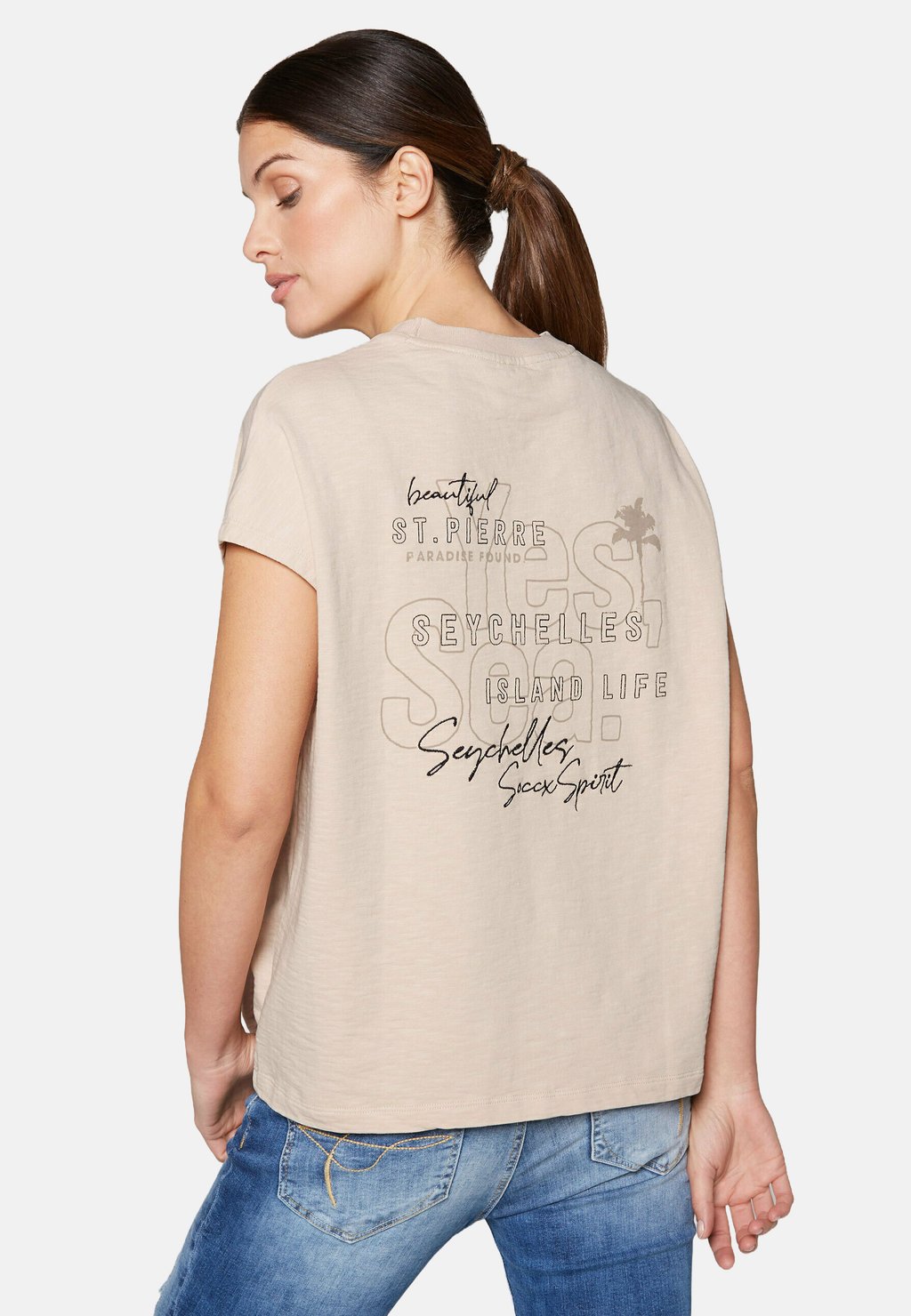 Футболка с принтом MIT RÜCKEN-ARTWORK Soccx, бежевый
Футболка с принтом MIT RÜCKEN-ARTWORK Soccx, бежевый