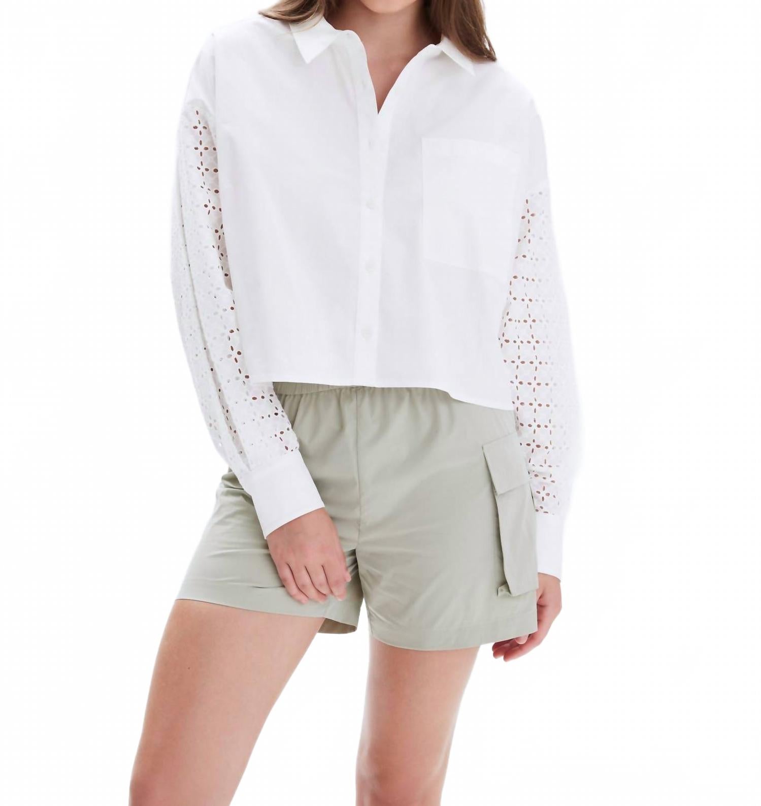 Симоне блузка на пуговицах в белом цвете CHRLDR
Симоне блузка на пуговицах в белом цвете CHRLDR