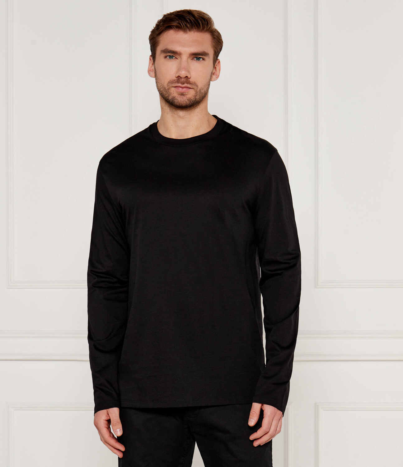 Лонгслив Armani Exchange Regular Fit, черный
Лонгслив Armani Exchange Regular Fit, черный