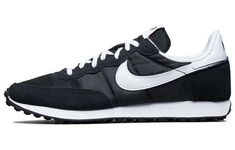 Nike Challenger OG Черный Белый
Nike Challenger OG Черный Белый