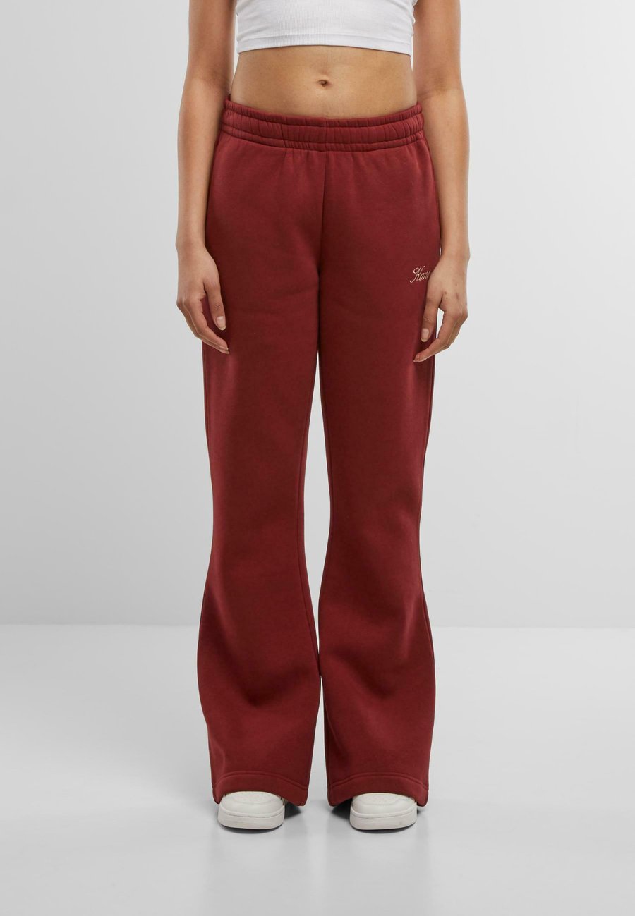 Брюки Karl Kani SCRIPT, Dark Red/Red
Брюки Karl Kani SCRIPT, Dark Red/Red