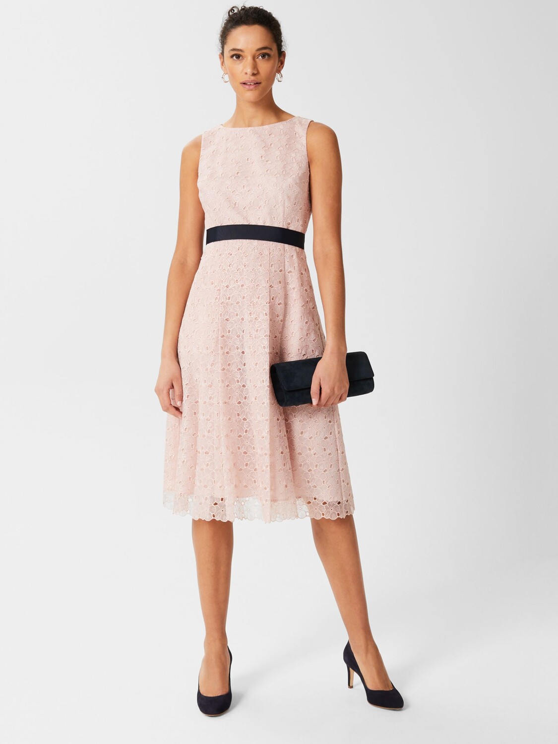 Платье-трапеция Hobbs Iris с цветочной вышивкой, румяный
Платье-трапеция Hobbs Iris с цветочной вышивкой, румяный