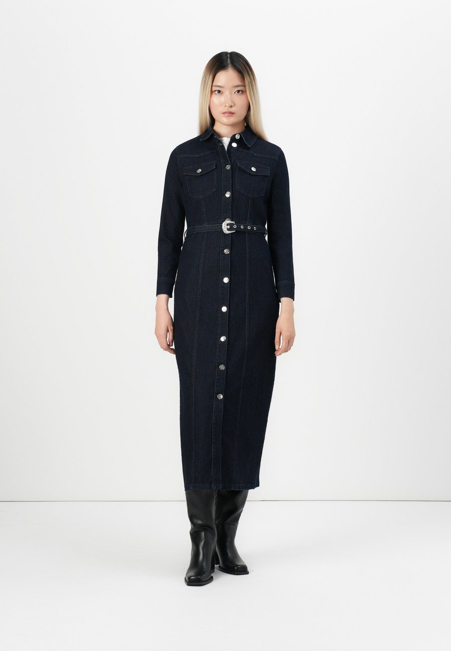 Платье ONLY ONLMYTH LIFE BELT DRESS, Dark Blue Denim /Dark-Blue Denim
Платье ONLY ONLMYTH LIFE BELT DRESS, Dark Blue Denim /Dark-Blue Denim