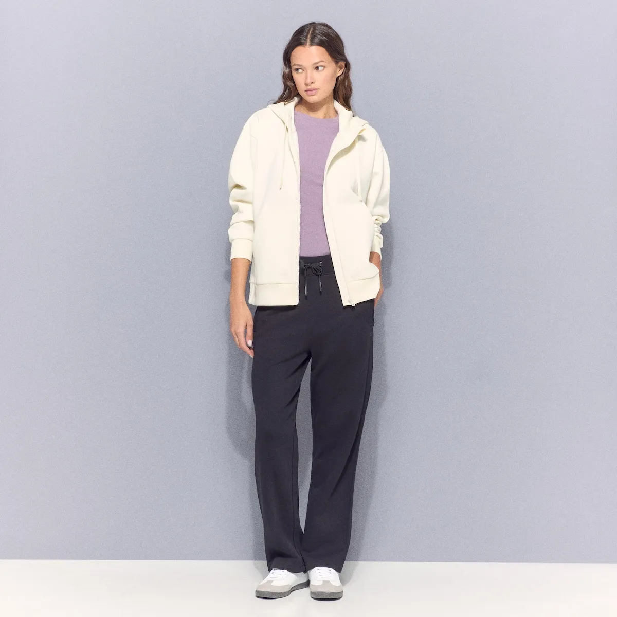 Женские длинные брюки с манжетами в спортивно-повседневном стиле Boomerang, черный
Женские длинные брюки с манжетами в спортивно-повседневном стиле Boomerang, черный