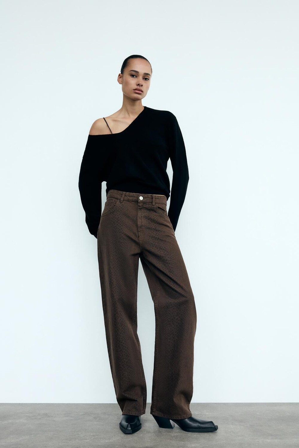Свободные суженные джинсы trf с высокой талией и животным принтом ZARA, цвет chocolate
Свободные суженные джинсы trf с высокой талией и животным принтом ZARA, цвет chocolate