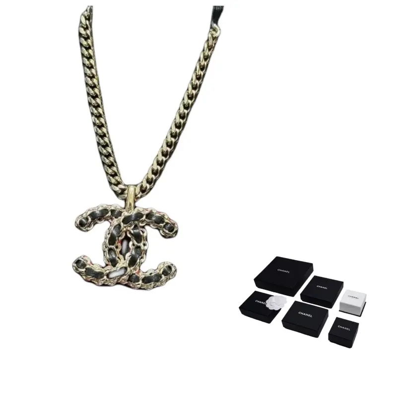 CHANEL Double C Metal, Lambskin ожерелье женское black
CHANEL Double C Metal, Lambskin ожерелье женское black