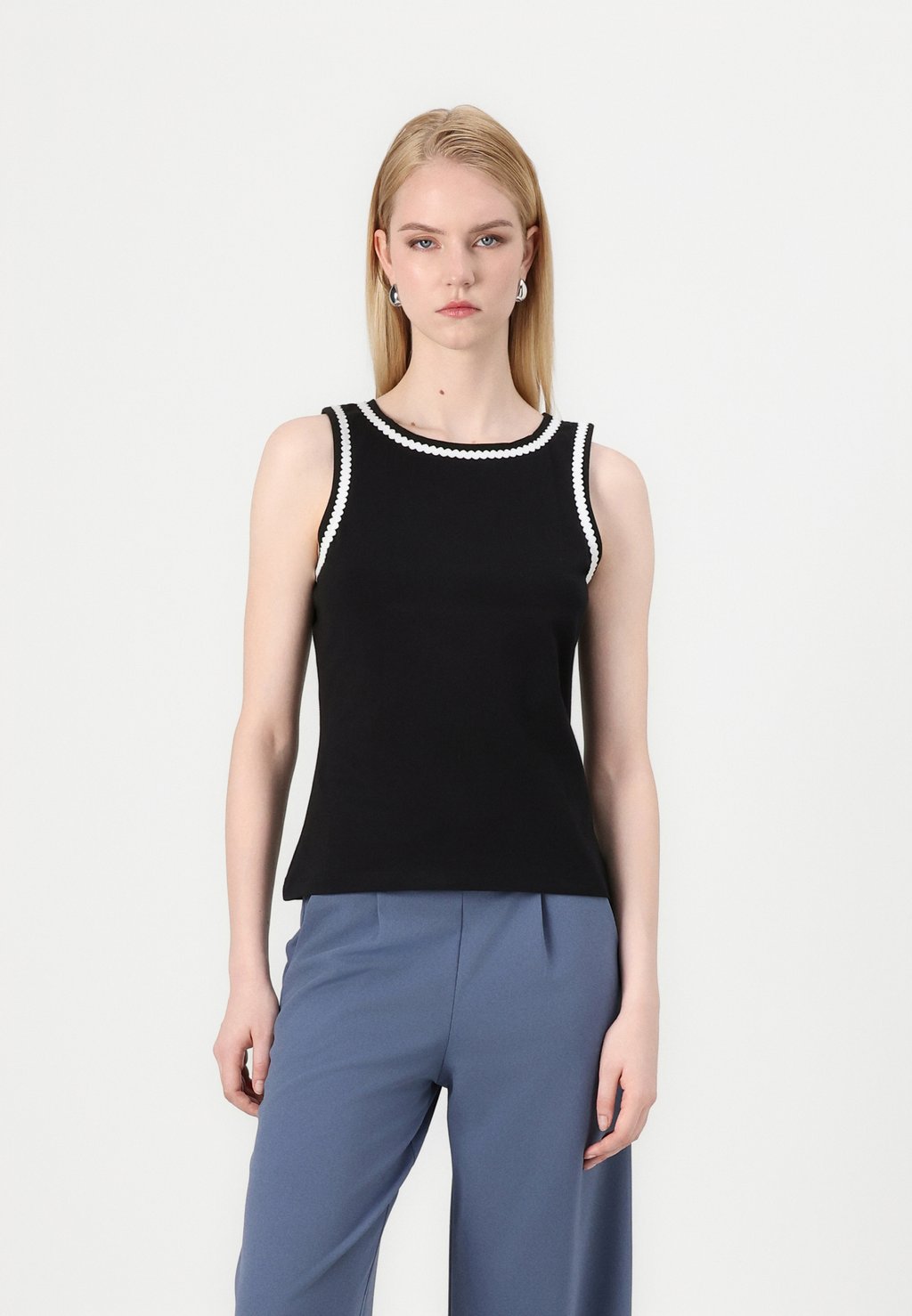 Топ ERIN JDY, черный
Топ ERIN JDY, черный