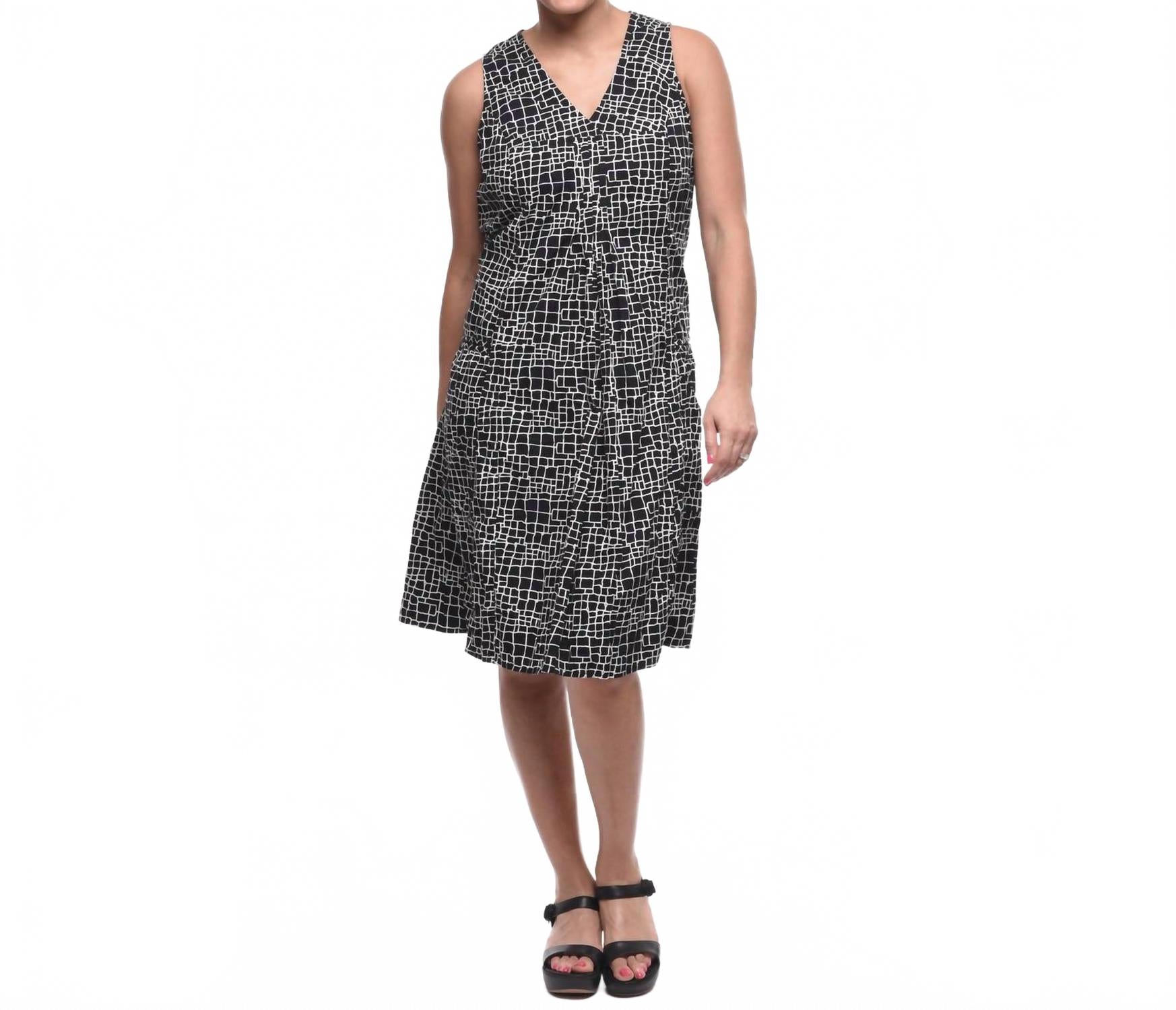 Платье Poppie в цвете Sidewalk Tulip Clothing, Sidewalk
Платье Poppie в цвете Sidewalk Tulip Clothing, Sidewalk