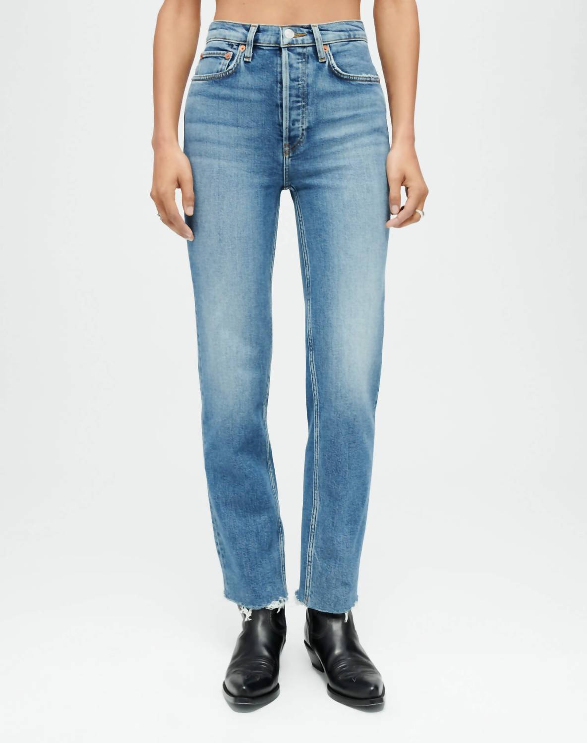 Джинсы с высокой посадкой и рисунком "труба для печи" в середине 70-х REDONE, mid 70s
Джинсы с высокой посадкой и рисунком "труба для печи" в середине 70-х REDONE, mid 70s