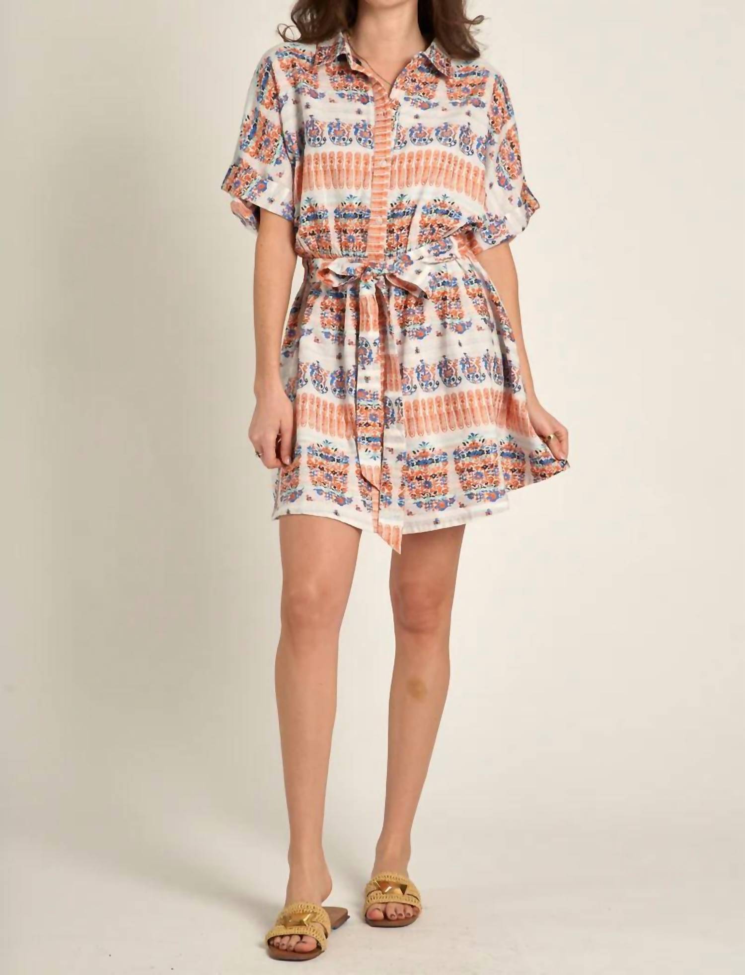 Платье-рубашка мини с короткими рукавами Pamela Waist Tie белого/оранжевого цвета EN CREME
Платье-рубашка мини с короткими рукавами Pamela Waist Tie белого/оранжевого цвета EN CREME