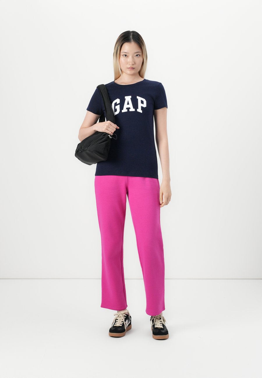 Футболка GAP LOGO TEE 2 PACK, Navy Uniform/Dark Blue, Синий, Футболка GAP LOGO TEE 2 PACK, Navy Uniform/Dark Blue
Футболка GAP LOGO TEE 2 PACK, Navy Uniform/Dark Blue, Синий, Футболка GAP LOGO TEE 2 PACK, Navy Uniform/Dark Blue