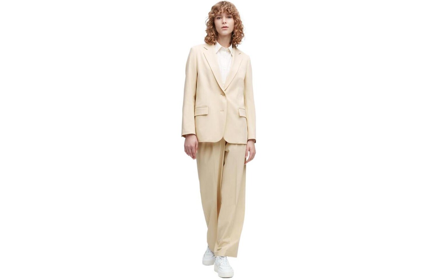 Деловой костюм женский кремовый Uniqlo
Деловой костюм женский кремовый Uniqlo