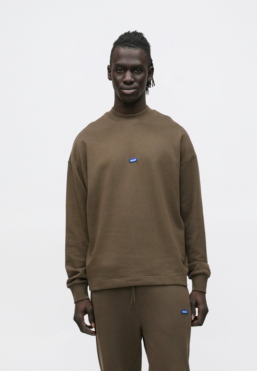 Толстовка HUGO NEDRO, Dark Brown/Brown, Коричневый, Толстовка HUGO NEDRO, Dark Brown/Brown
Толстовка HUGO NEDRO, Dark Brown/Brown, Коричневый, Толстовка HUGO NEDRO, Dark Brown/Brown