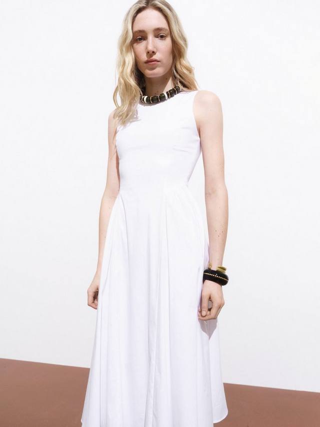 Платье миди без рукавов от Nicole из хлопковой смеси с круглым вырезом Mango
Платье миди без рукавов от Nicole из хлопковой смеси с круглым вырезом Mango