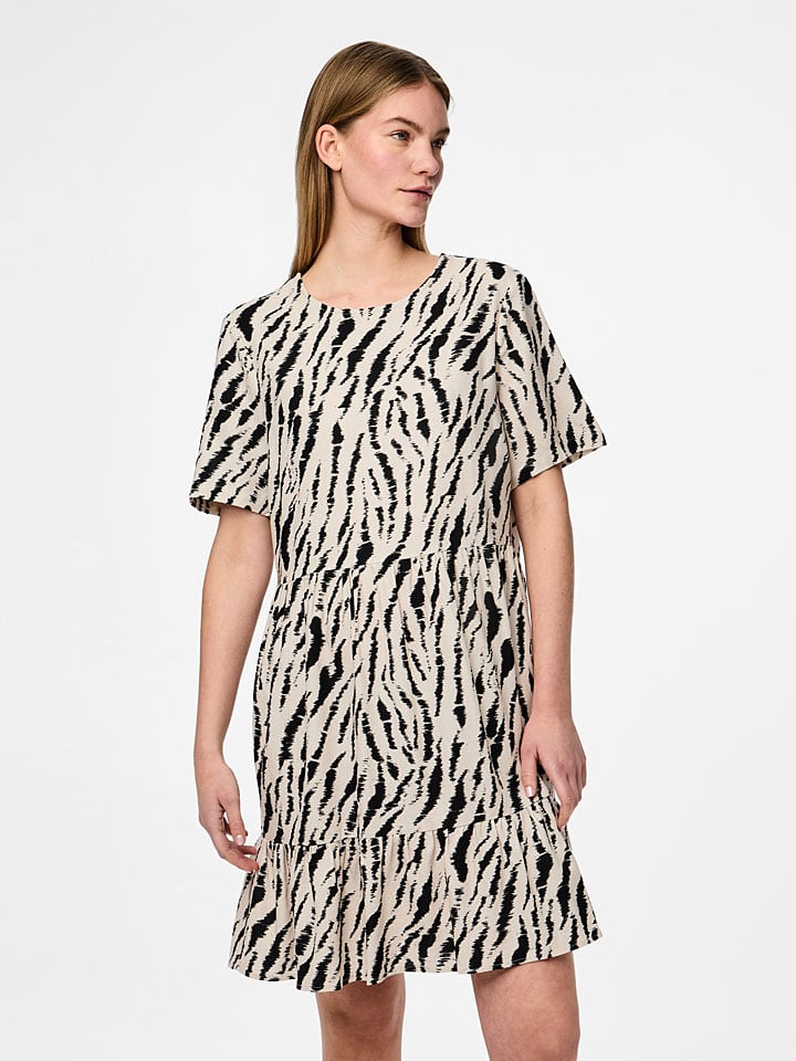 Короткое платье Pieces
Короткое платье Pieces