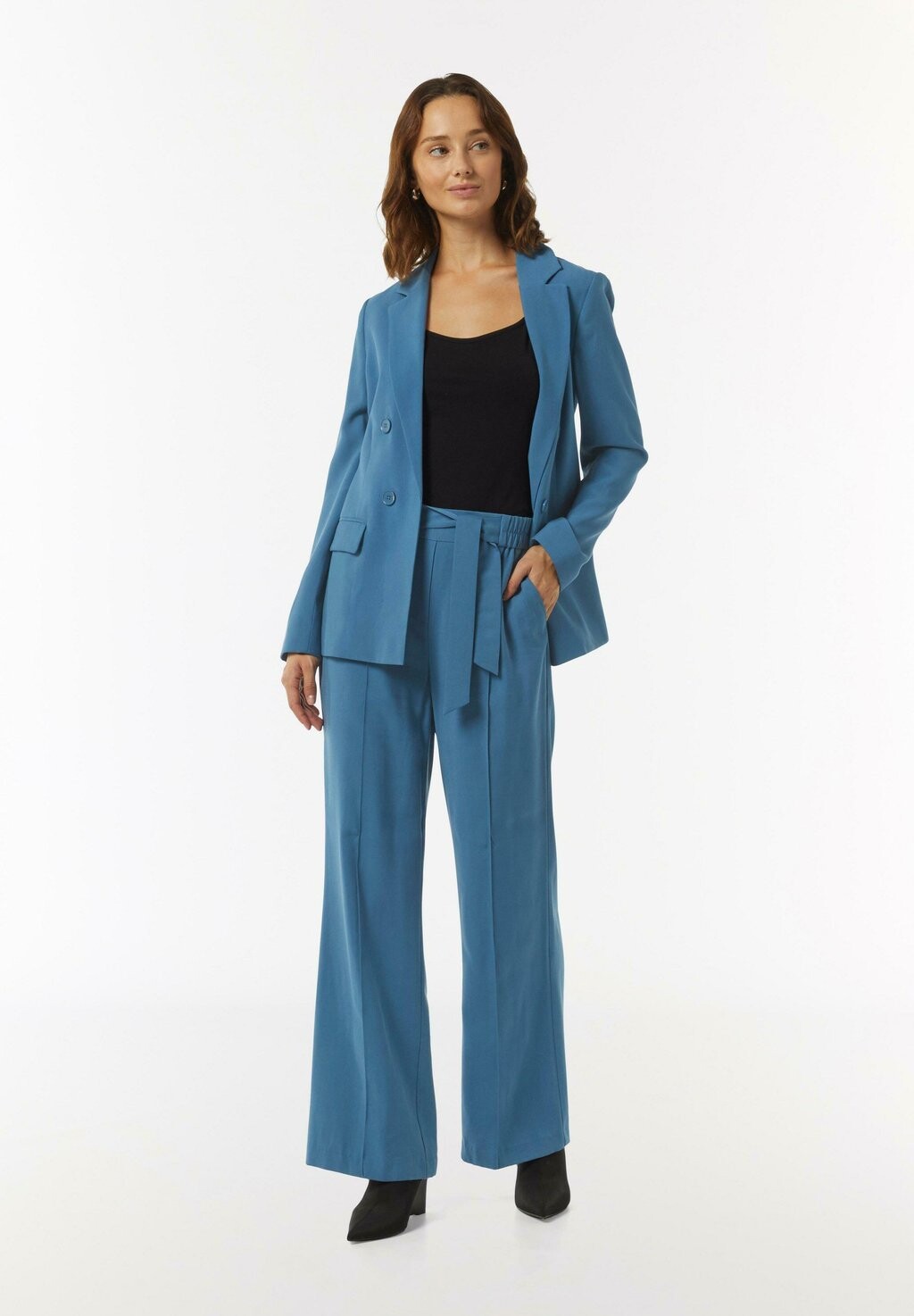 Брюки HIGH WAIST comma, синий
Брюки HIGH WAIST comma, синий